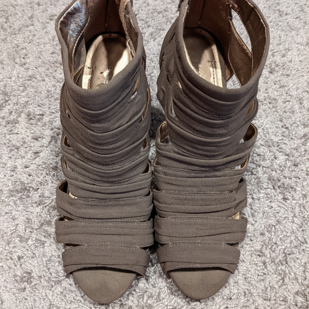 BCBGenerartion taupe high heels